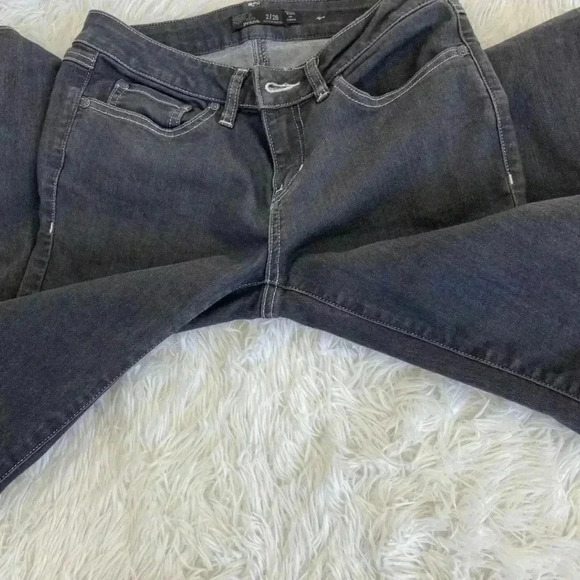 Prana Jeans. Light Black Wash. White stitching. Size 26 - Picture 9 of 10